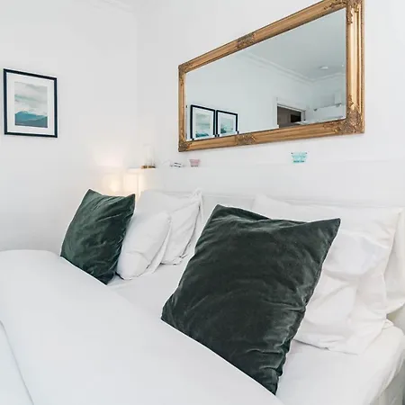 Sat2 - Modern 2 Bedroom With Ocean View Apartment *
